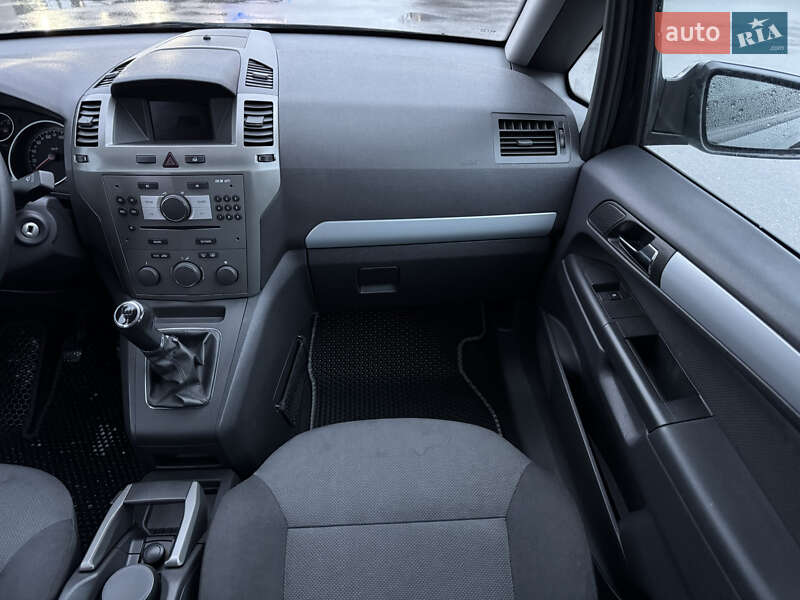 Мінівен Opel Zafira 2007 в Києві