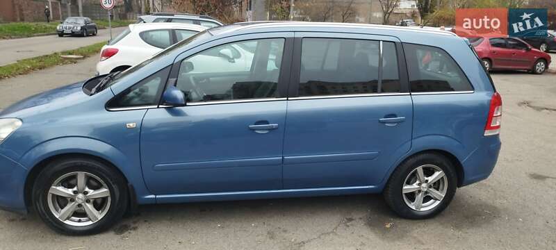 Мінівен Opel Zafira 2008 в Києві