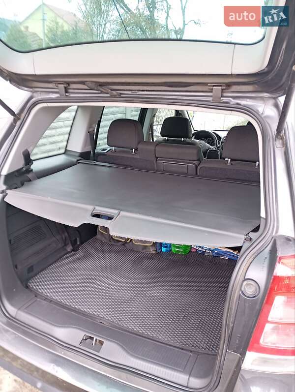 Минивэн Opel Zafira 2011 в Полтаве