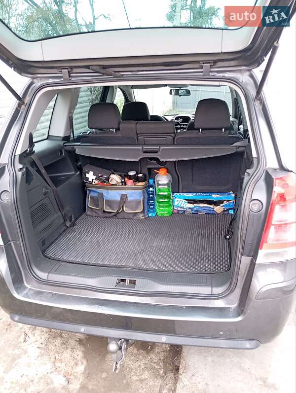 Минивэн Opel Zafira 2011 в Полтаве