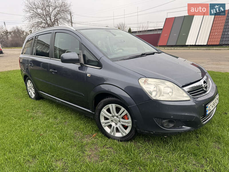 Минивэн Opel Zafira 2009 в Корсуне-Шевченковском