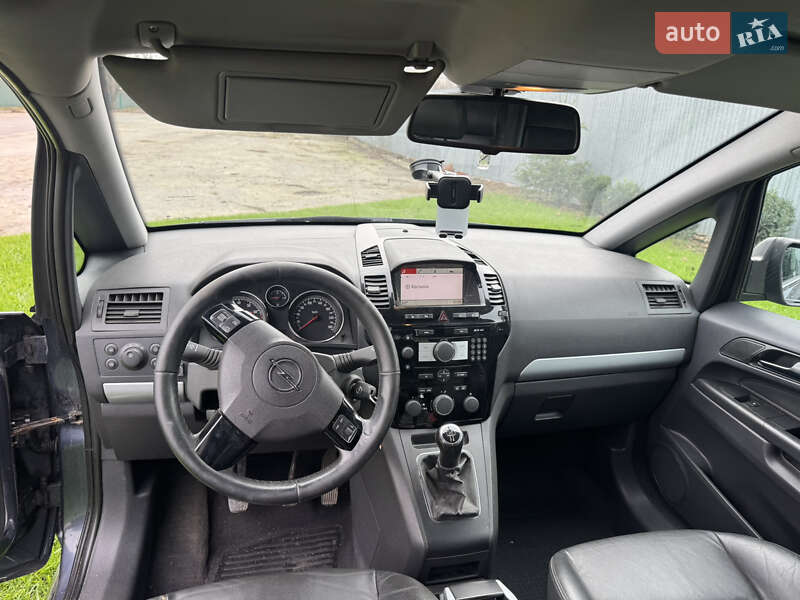 Минивэн Opel Zafira 2009 в Корсуне-Шевченковском