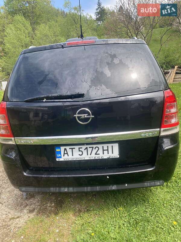 Минивэн Opel Zafira 2011 в Косове