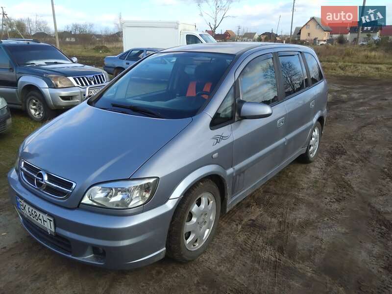 Минивэн Opel Zafira 2004 в Костополе