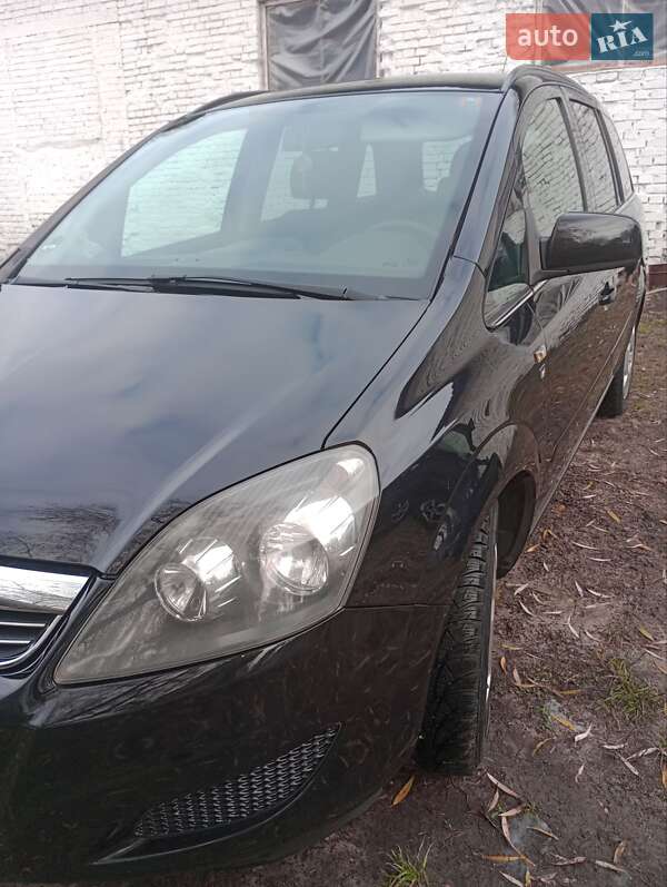 Мінівен Opel Zafira 2010 в Остер
