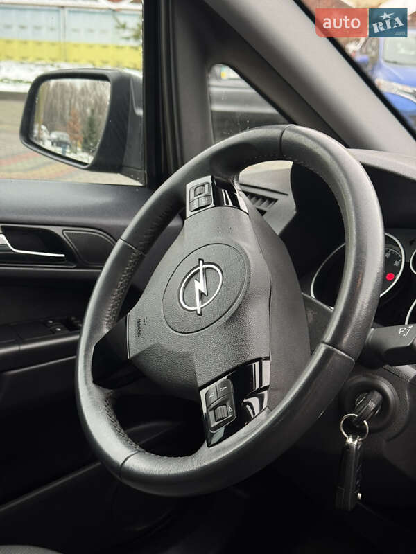 Минивэн Opel Zafira 2011 в Львове фото 35 Минивэн Opel Zafira 2011 в Львове