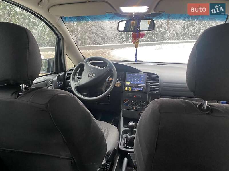Минивэн Opel Zafira 2001 в Синевире
