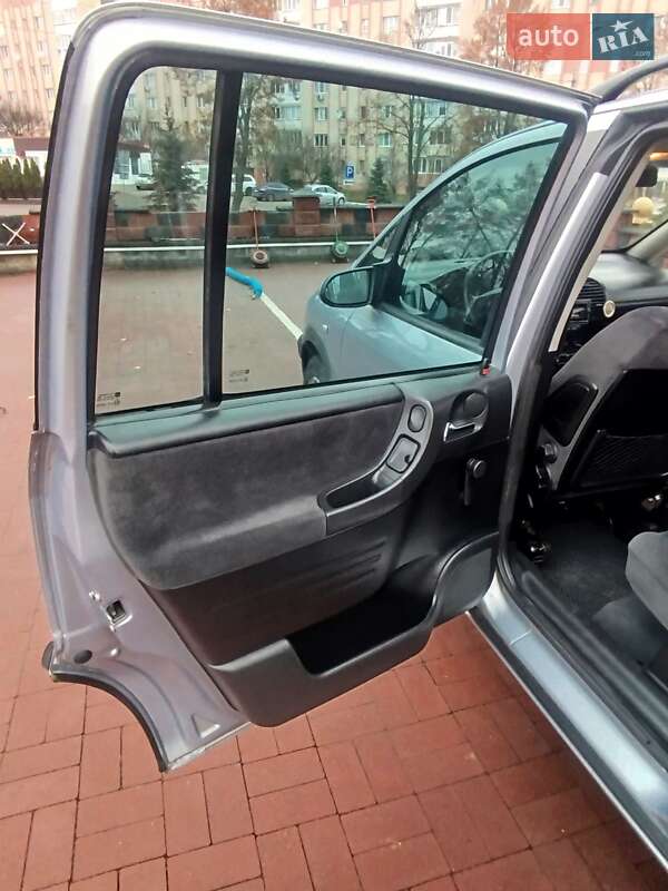 Мінівен Opel Zafira 2001 в Рівному