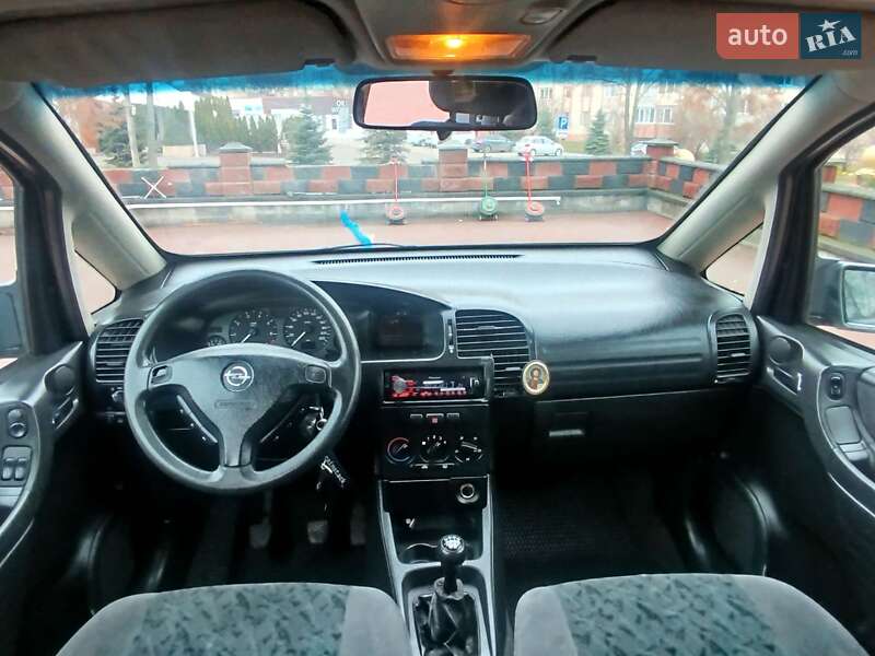 Мінівен Opel Zafira 2001 в Рівному