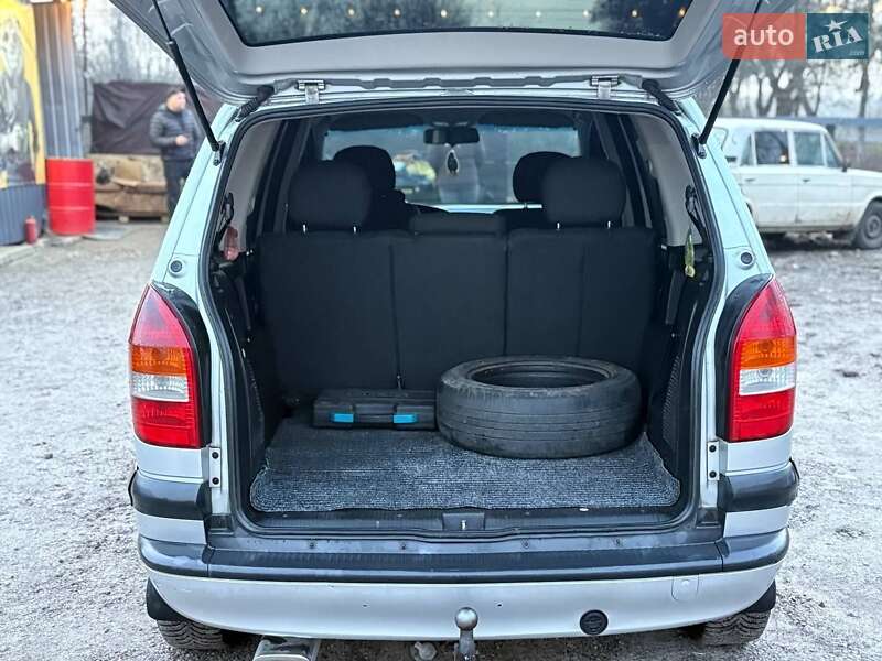 Мінівен Opel Zafira 2000 в Кам'янському