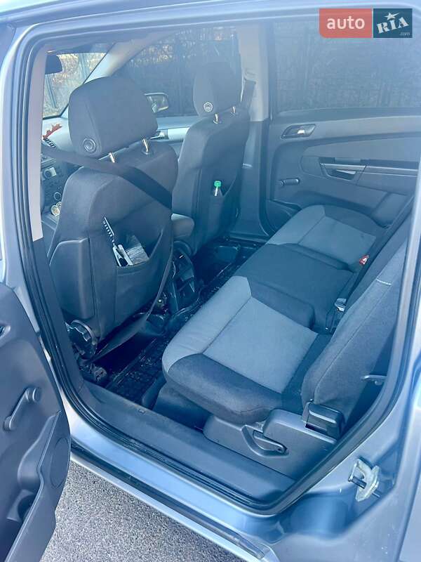Мінівен Opel Zafira 2007 в Рівному