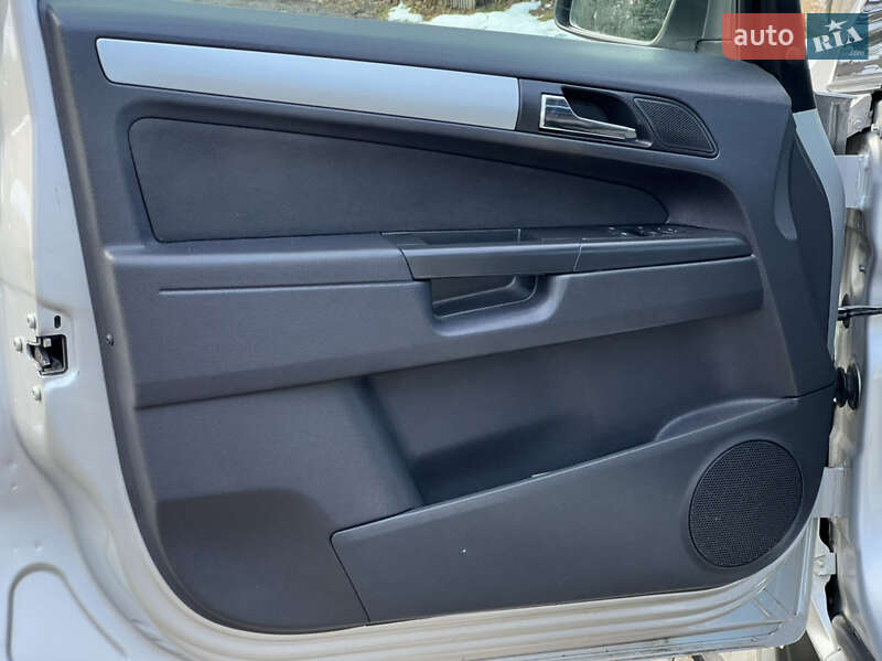 Минивэн Opel Zafira 2009 в Трускавце фото 24 Минивэн Opel Zafira 2009 в Трускавце