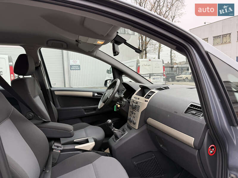 Минивэн Opel Zafira 2009 в Виннице