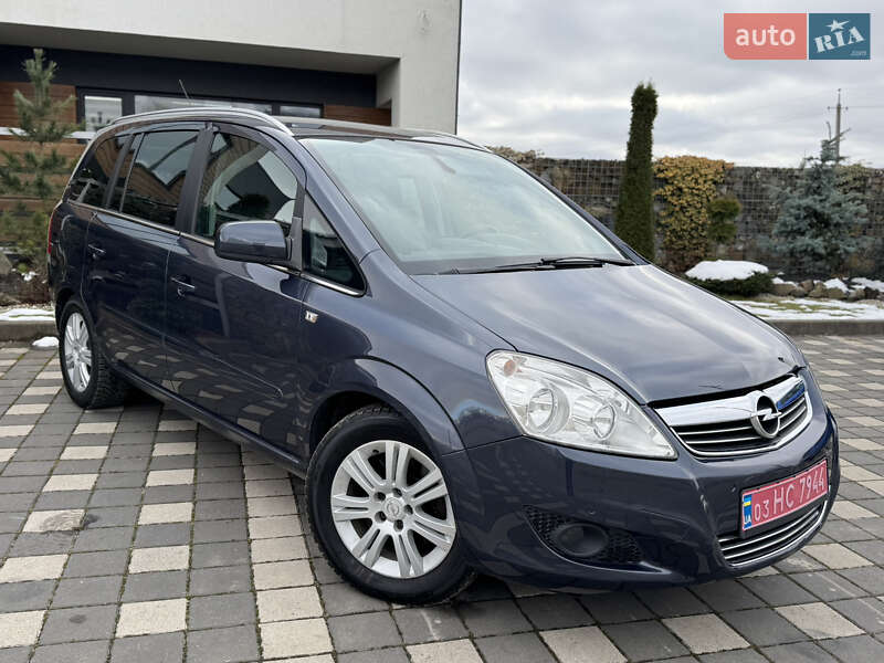 Мінівен Opel Zafira 2011 в Стрию