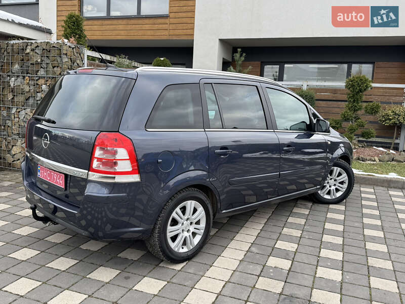 Мінівен Opel Zafira 2011 в Стрию