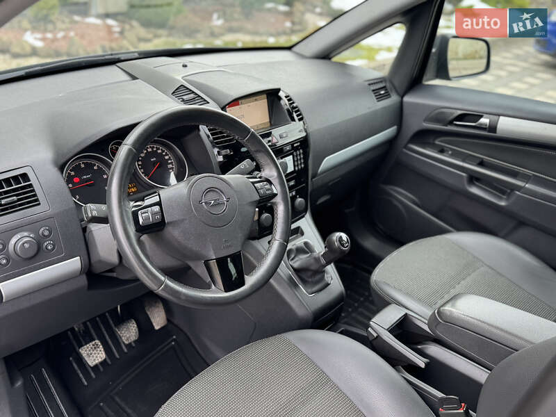 Мінівен Opel Zafira 2011 в Стрию