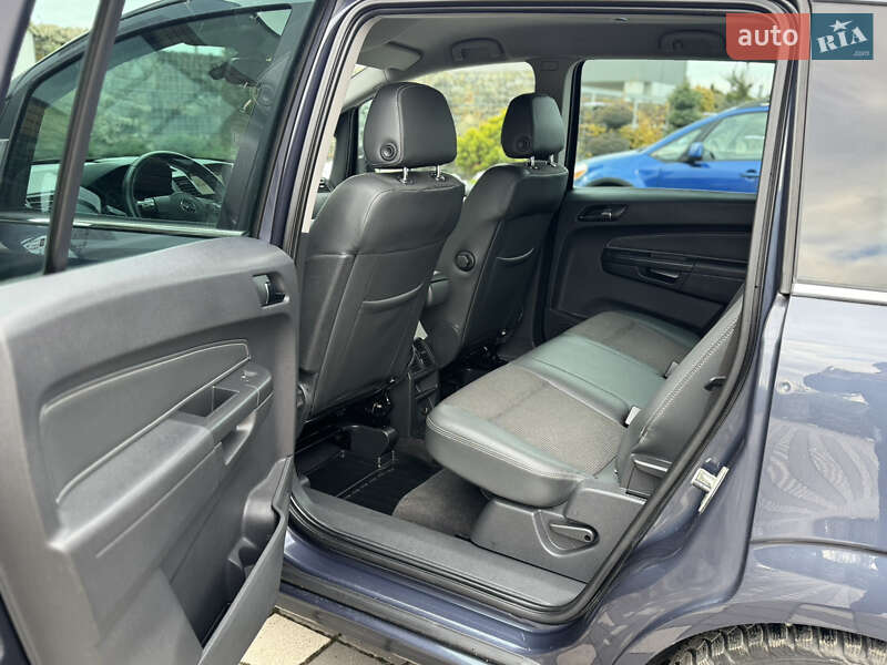 Мінівен Opel Zafira 2011 в Стрию