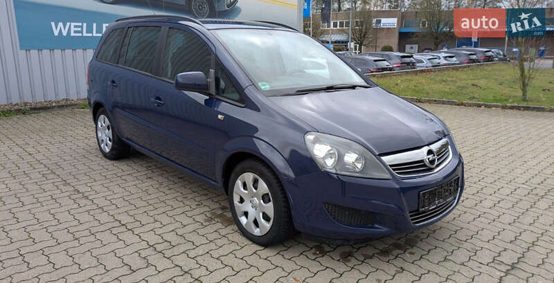 Минивэн Opel Zafira 2014 в Луцке