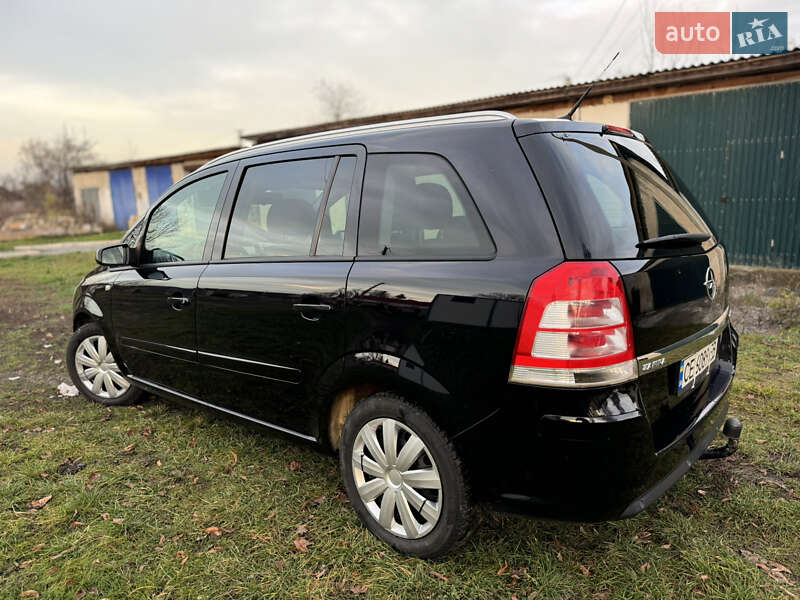 Минивэн Opel Zafira 2008 в Сокирянах