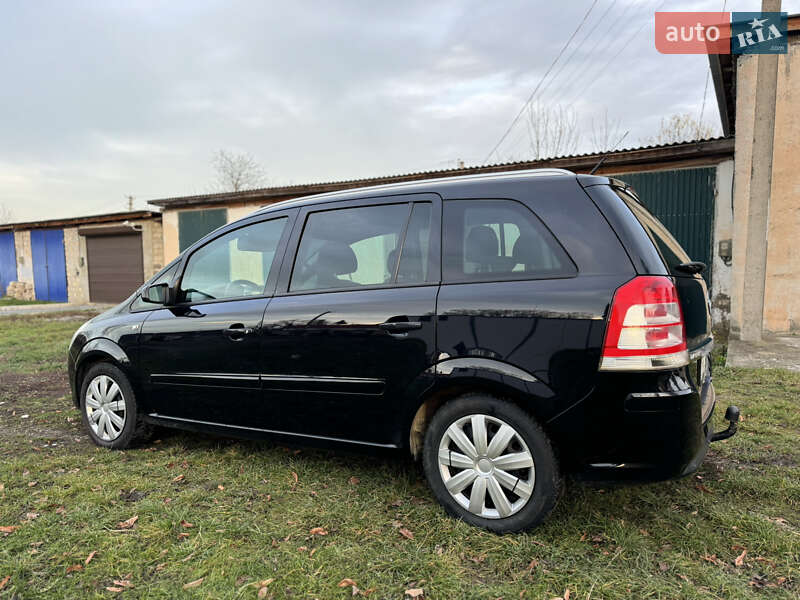 Минивэн Opel Zafira 2008 в Сокирянах