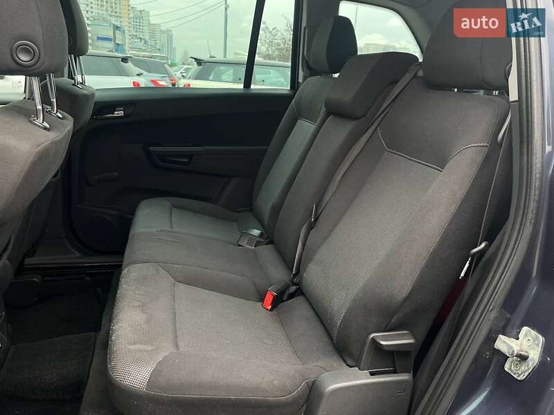 Мінівен Opel Zafira 2010 в Києві