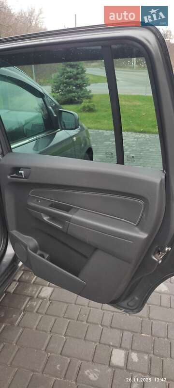 Минивэн Opel Zafira 2011 в Фастове