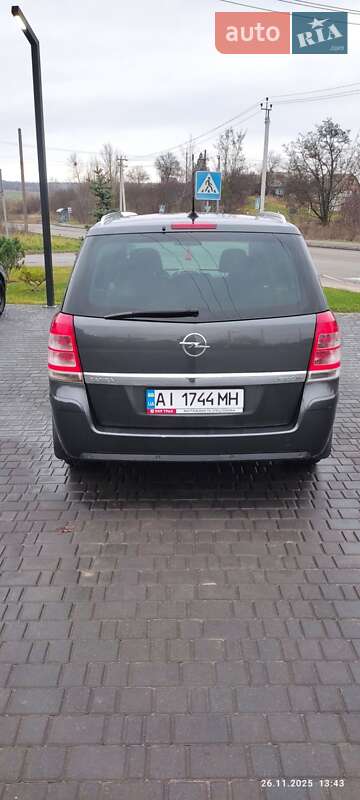 Минивэн Opel Zafira 2011 в Фастове