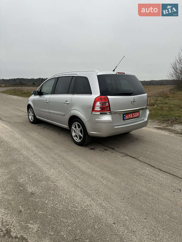 Мінівен Opel Zafira 2009 в Любешові