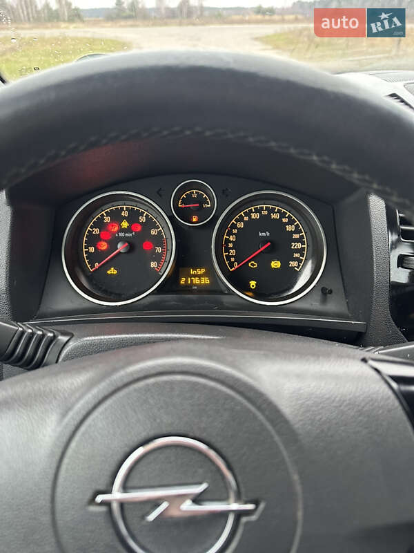 Мінівен Opel Zafira 2009 в Любешові