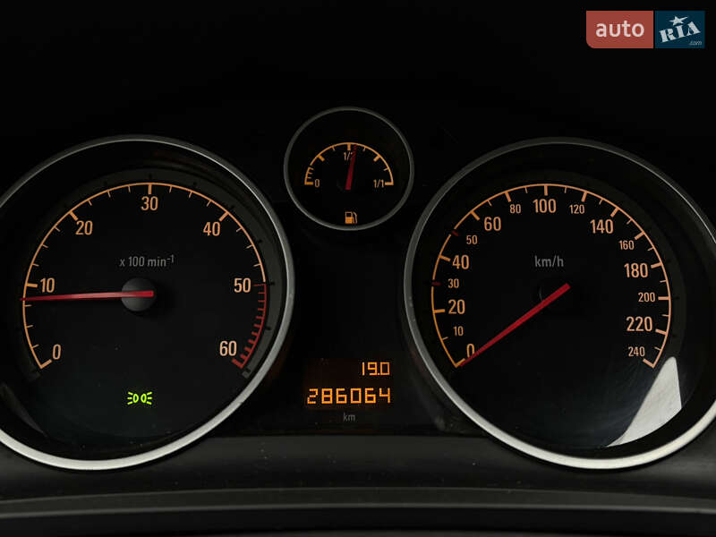 Минивэн Opel Zafira 2011 в Николаеве