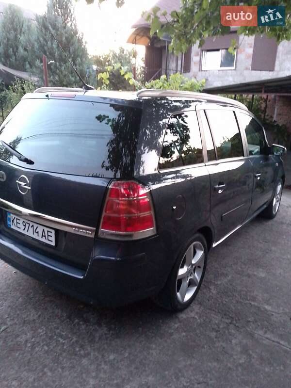 Минивэн Opel Zafira 2006 в Днепре