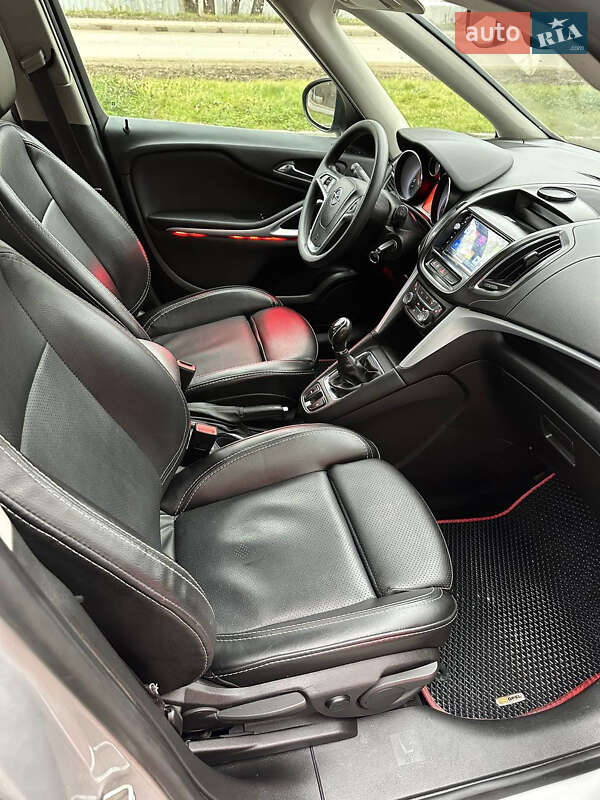 Мінівен Opel Zafira 2013 в Львові