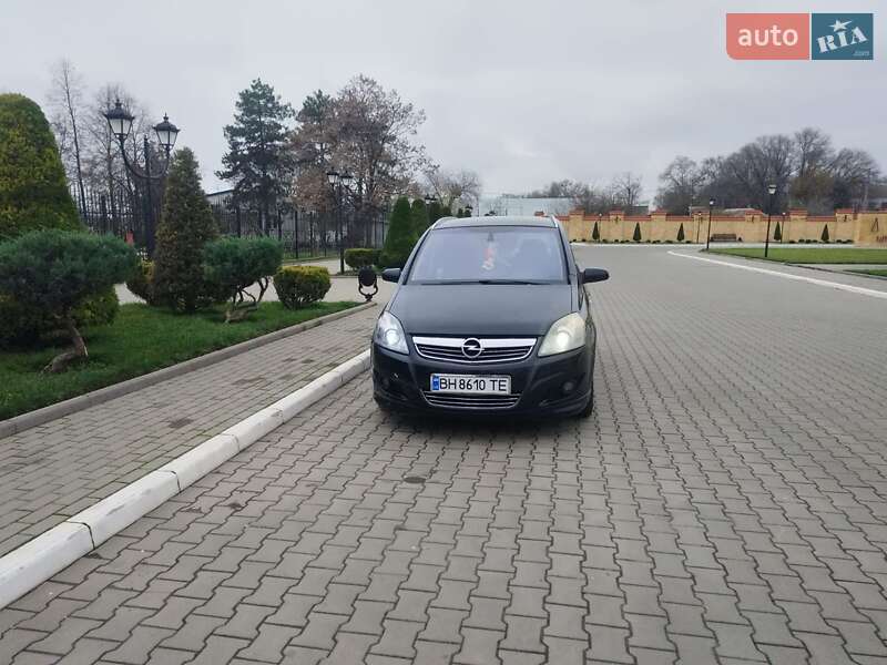 Минивэн Opel Zafira 2008 в Измаиле