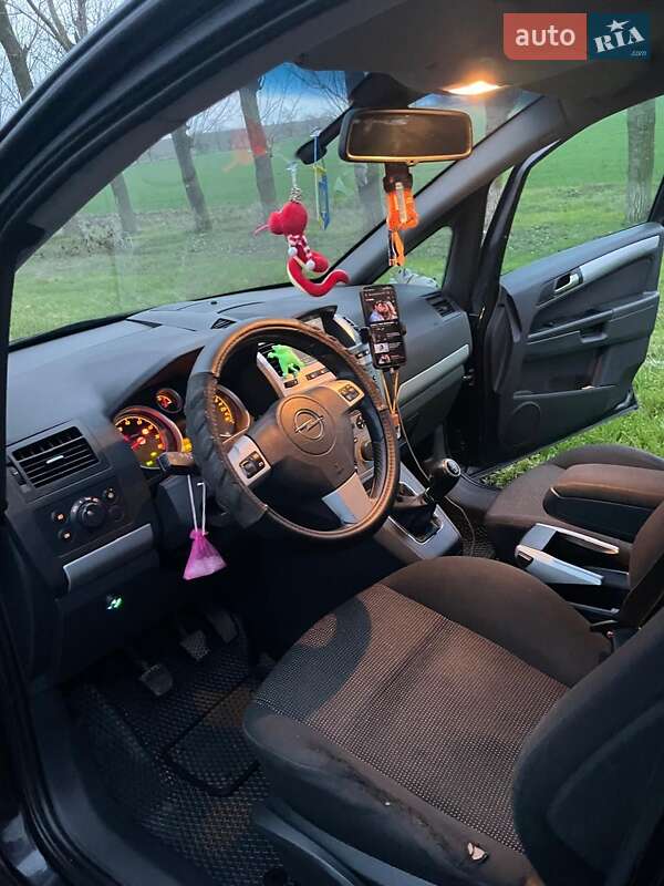 Минивэн Opel Zafira 2008 в Измаиле