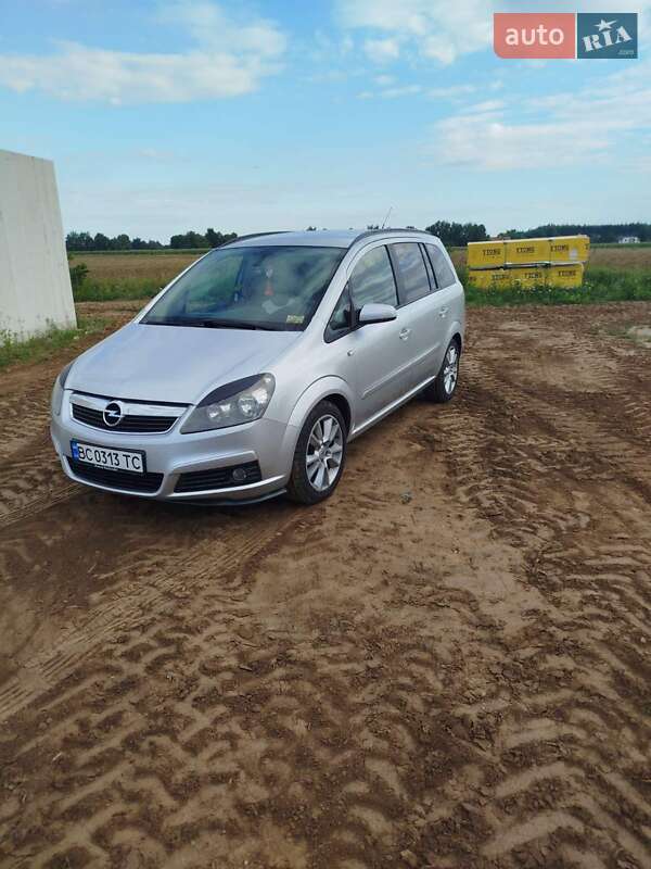 Минивэн Opel Zafira 2007 в Новояворовске фото Минивэн Opel Zafira 2007 в Новояворовске