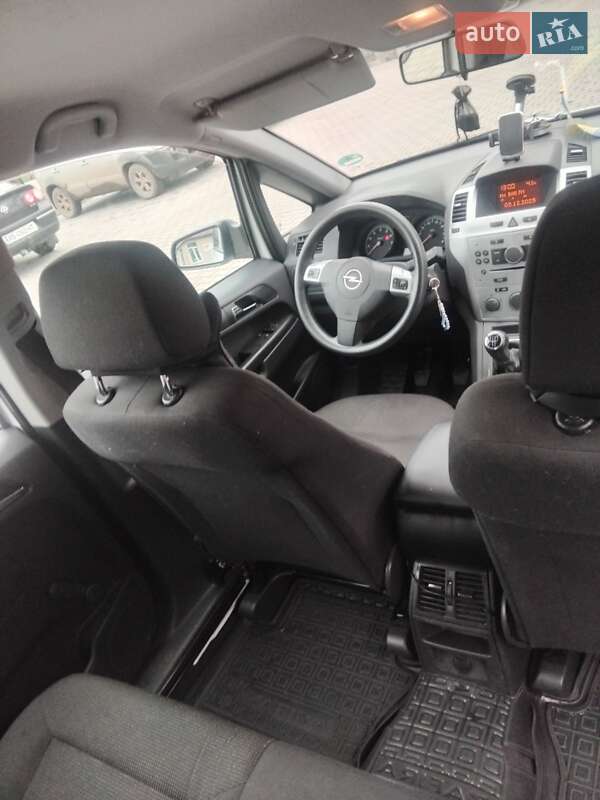 Минивэн Opel Zafira 2009 в Баре фото 7 Минивэн Opel Zafira 2009 в Баре