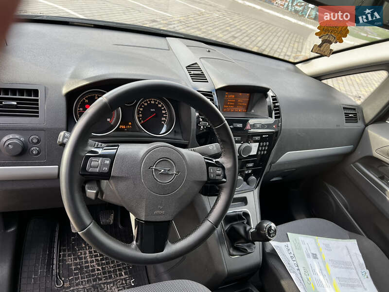 Минивэн Opel Zafira 2010 в Луцке фото 9 Минивэн Opel Zafira 2010 в Луцке