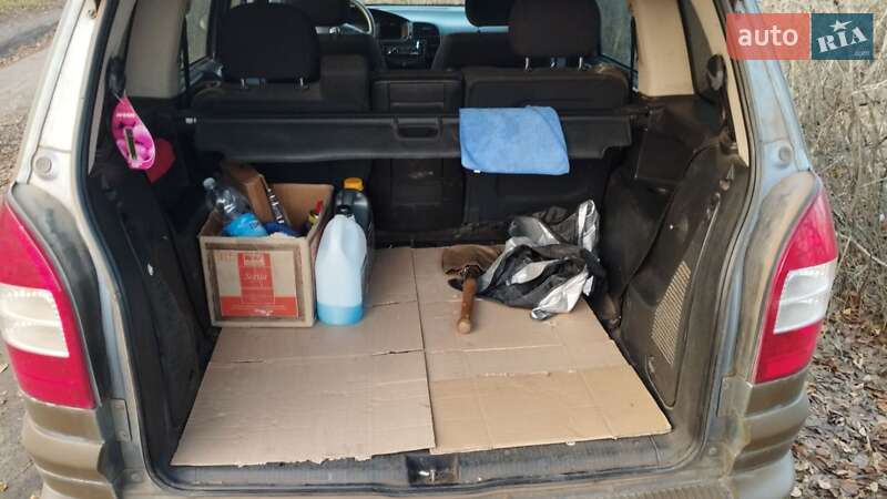 Минивэн Opel Zafira 2004 в Запорожье