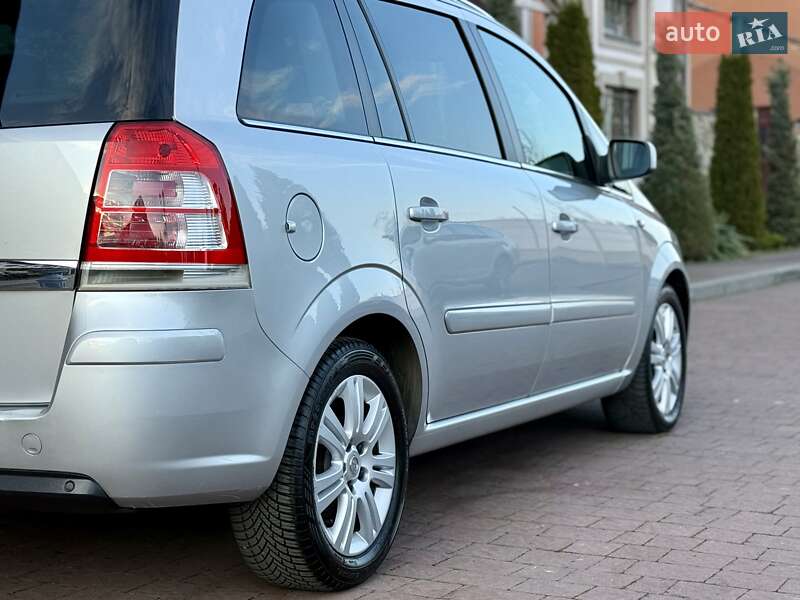 Минивэн Opel Zafira 2011 в Стрые