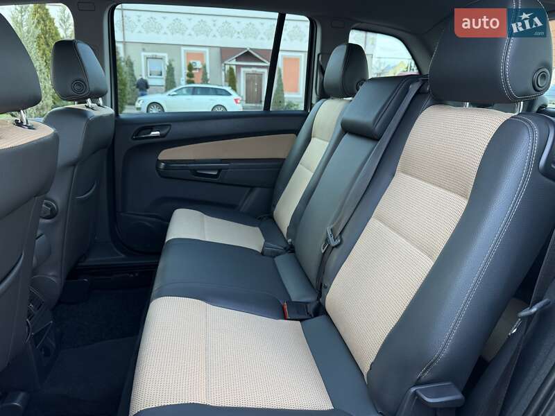 Минивэн Opel Zafira 2011 в Стрые