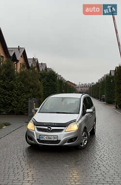 Минивэн Opel Zafira 2008 в Виннице