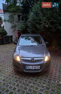 Минивэн Opel Zafira 2012 в Владимирце