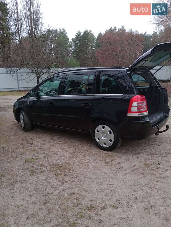 Мінівен Opel Zafira 2010 в Остер