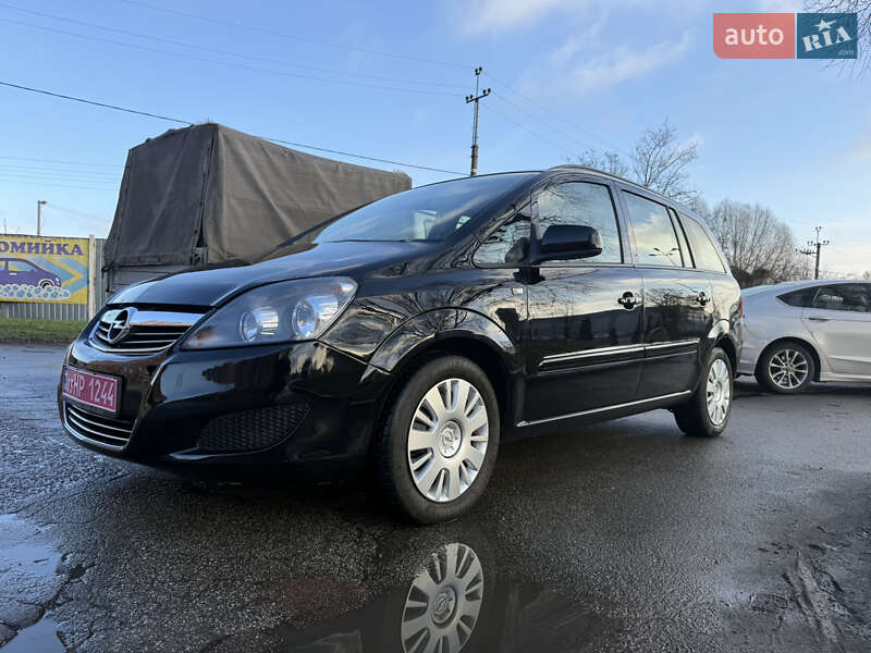 Минивэн Opel Zafira 2010 в Борисполе