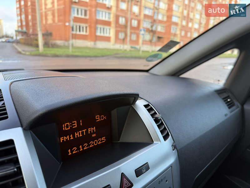 Минивэн Opel Zafira 2010 в Борисполе