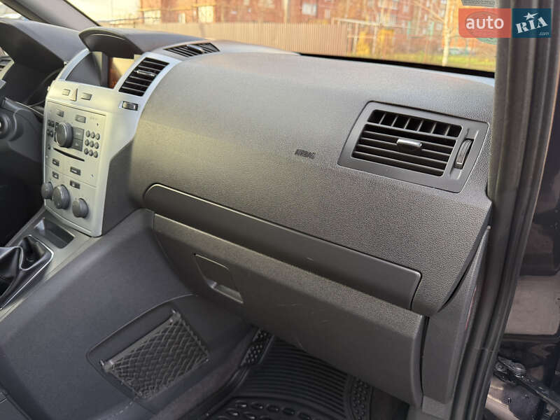 Минивэн Opel Zafira 2010 в Борисполе