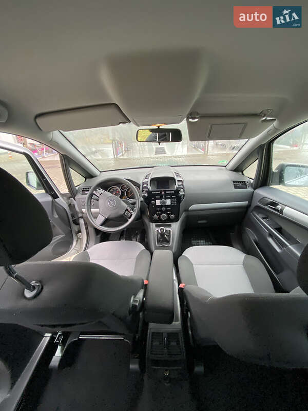 Минивэн Opel Zafira 2010 в Ужгороде фото 21 Минивэн Opel Zafira 2010 в Ужгороде