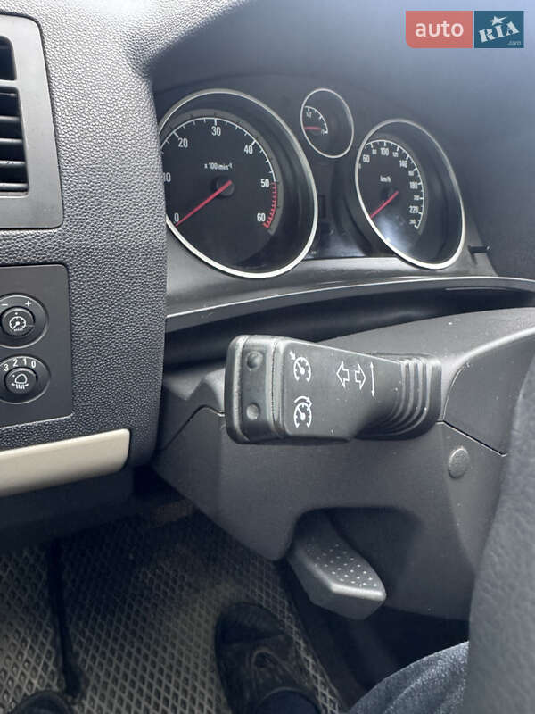 Минивэн Opel Zafira 2008 в Черновцах