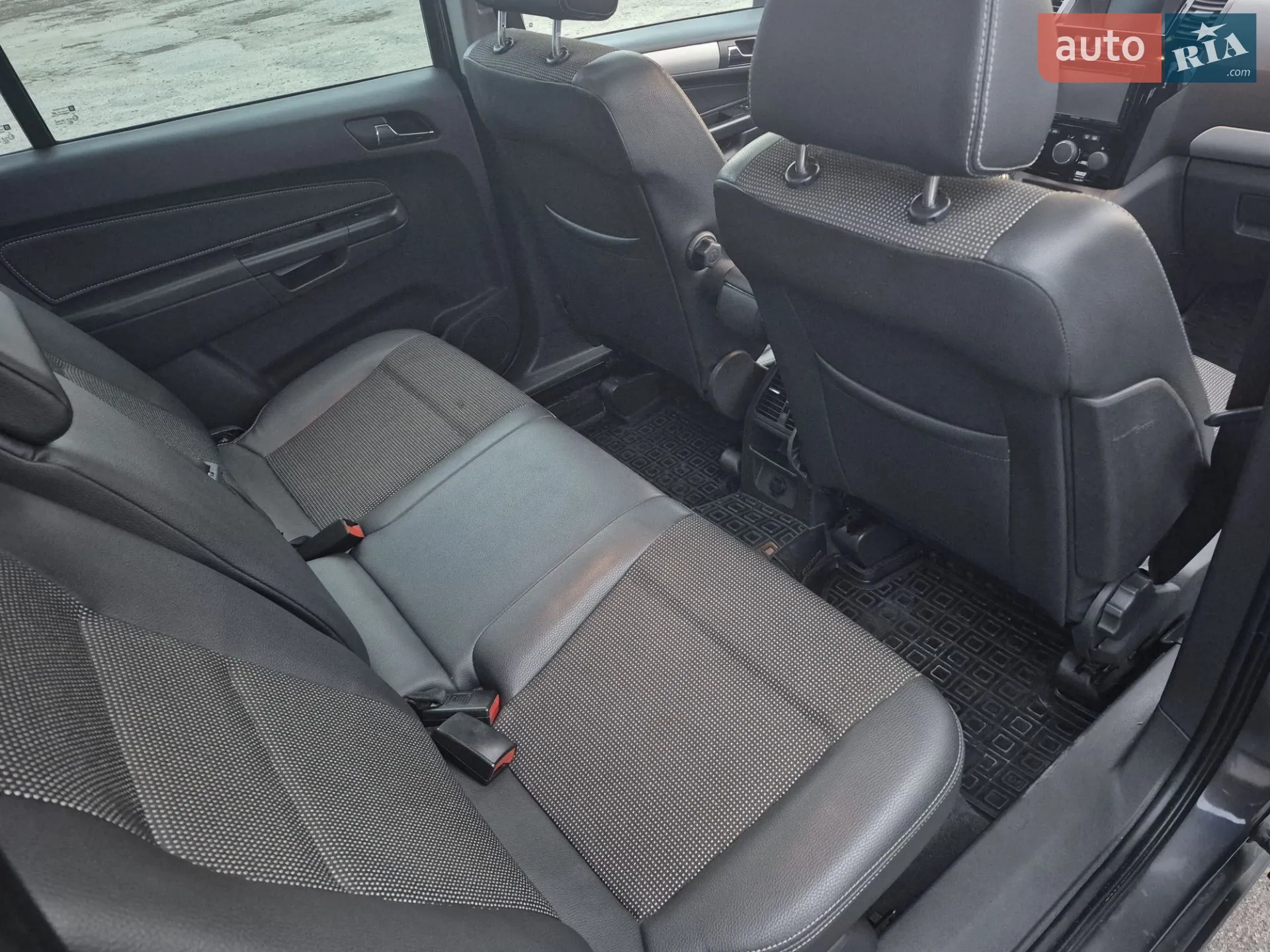 2010 Opel Zafira - мініатюра 19
