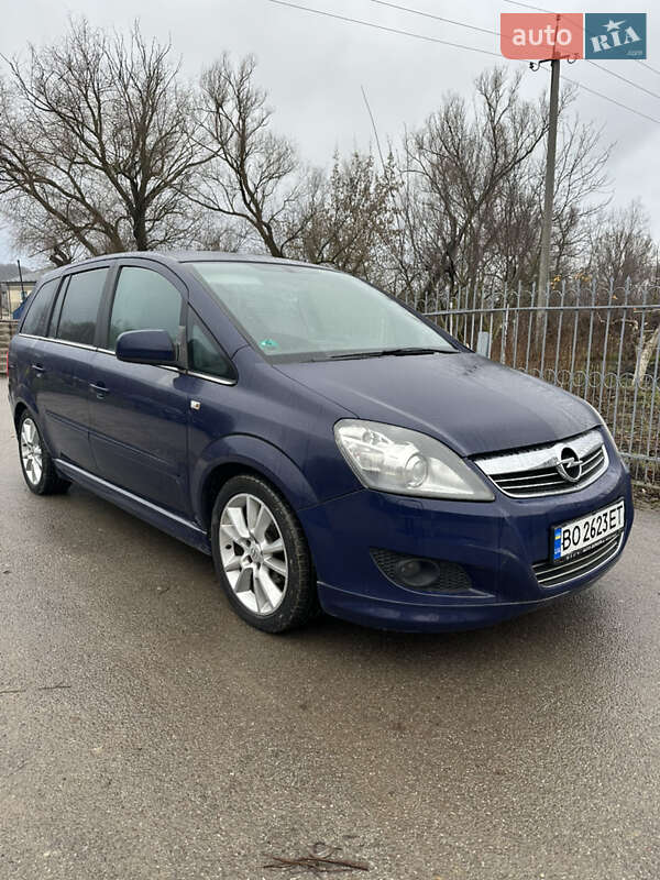 Opel Zafira 2011